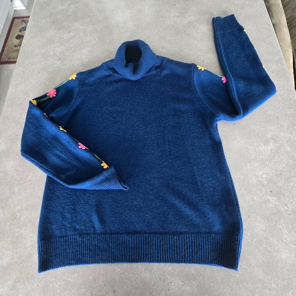 DRESSBERRY Women's 100% Acrylic Long Sleeves Sweater w/Floral Accent  - Sz Large